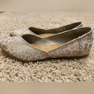 Toms Jutti Rose Gold Cheetah Print Pointed Toe Flats Size 8